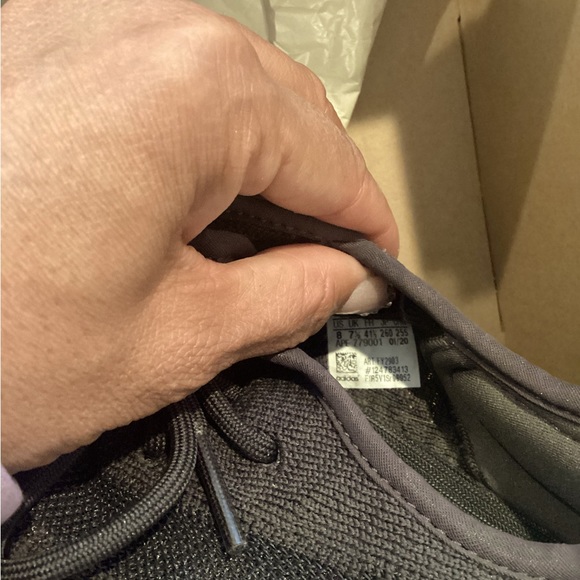 ADIDAS YEEZY BOOST 350 V2 CINDER W/ ORIGINAL BOX EXCELLENT CONDITION main image 5